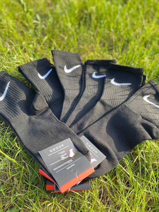 Wysokie skarpetki damskie i meskie Nike czarne