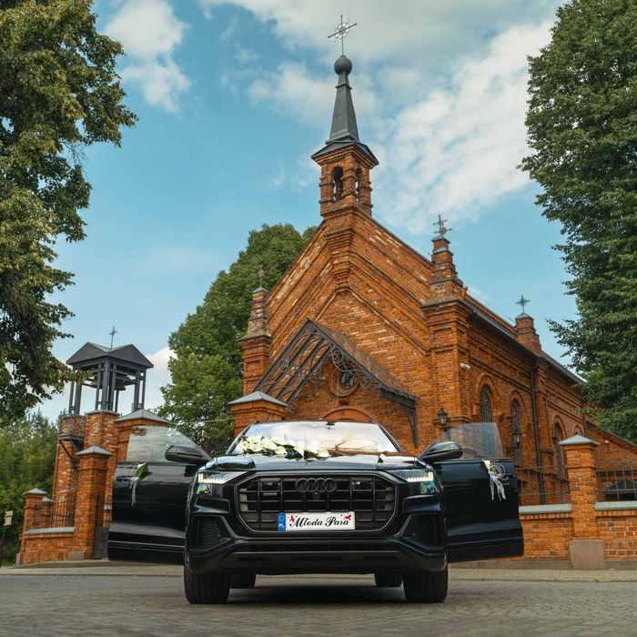 Oferuje przejazd do Ślubu samochodem Audi  Q8 S-line bądź Mercedesem Gle 350