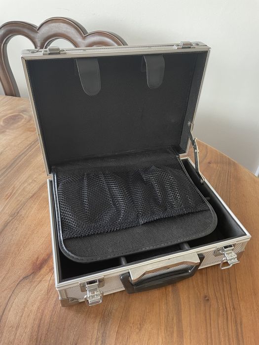 Mala metalica com divisorias