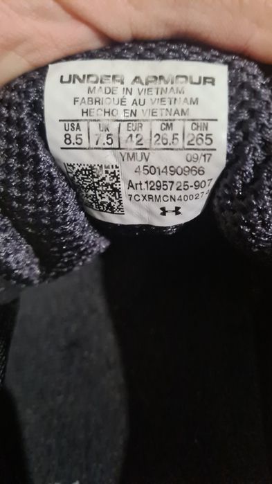 Продам кросівки зимні/літні
