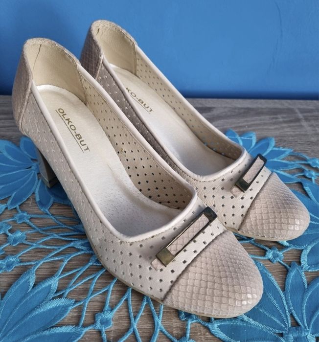 Nowe buty na obcasie r. 36