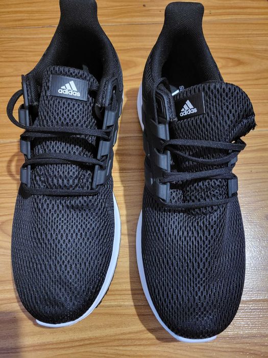 Кросівки чоловічі