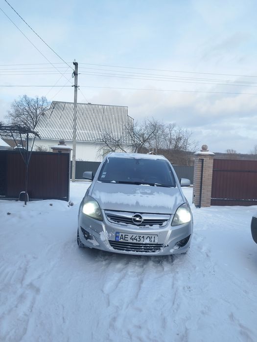 Опель Зефіра б 2010 року