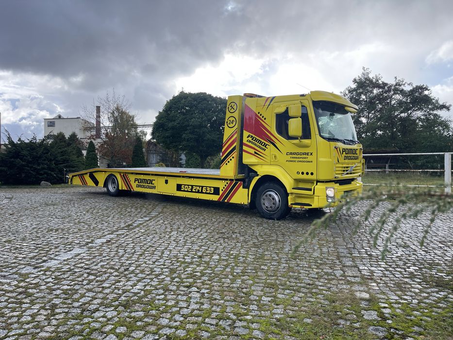 Transport pompc drogowa holowanie