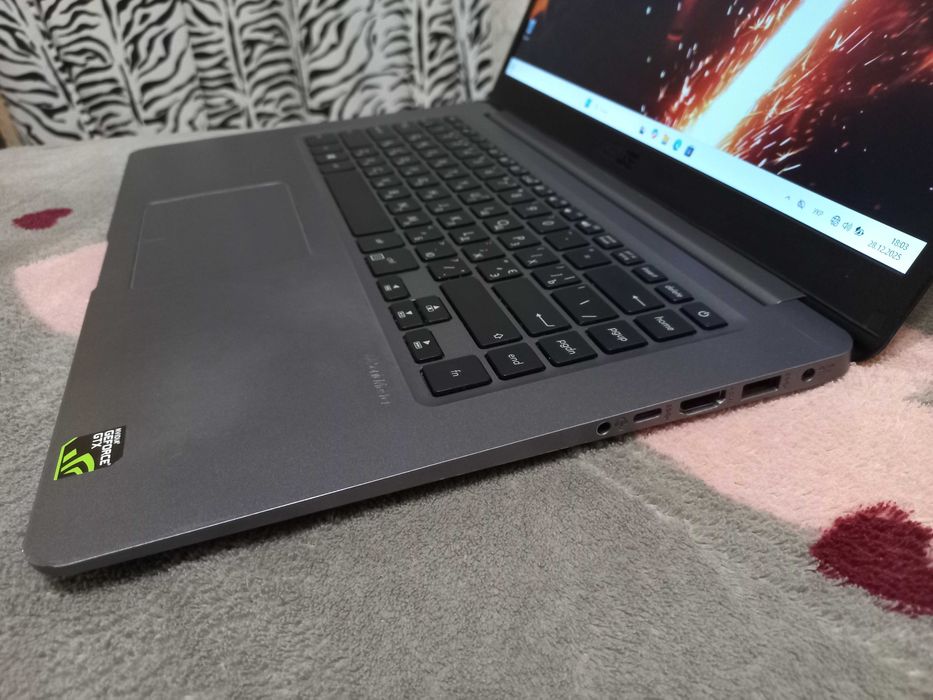 Игровой Видео GTX 1050 Ti (4 ГБ)  /Core i5 8250U X8 / Asus VivoBook 15