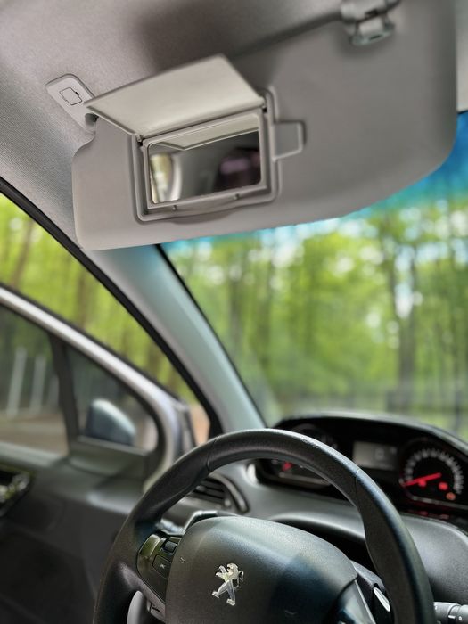 Продам авто / машину Peugeot , пежо 208 2014 рік
