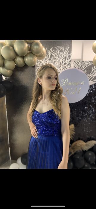 Випускна сукня,можлива і на інше свято