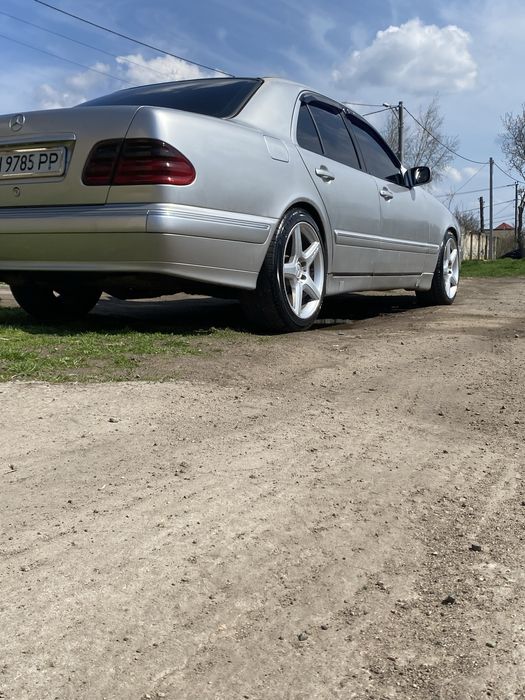 Продам мерседес 210 2.7cdi 2000год