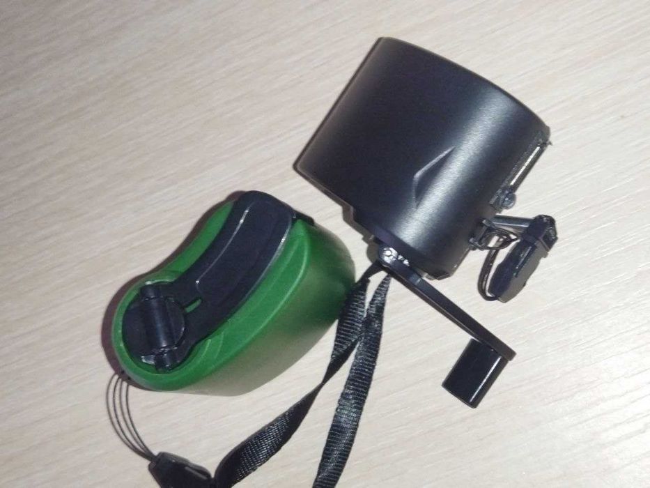 Ручний зарядний пристрій для мобільних телефонів