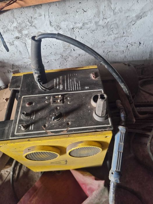 Зварвальний апарат ІСКРА ПОЛУАВТОМАТ  ( Апарати Якості СССР)