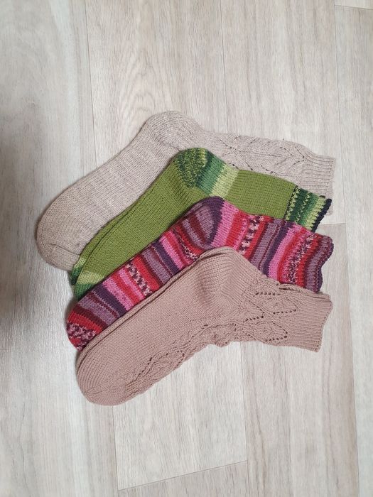 Теплі шкарпетки ручної в'язки