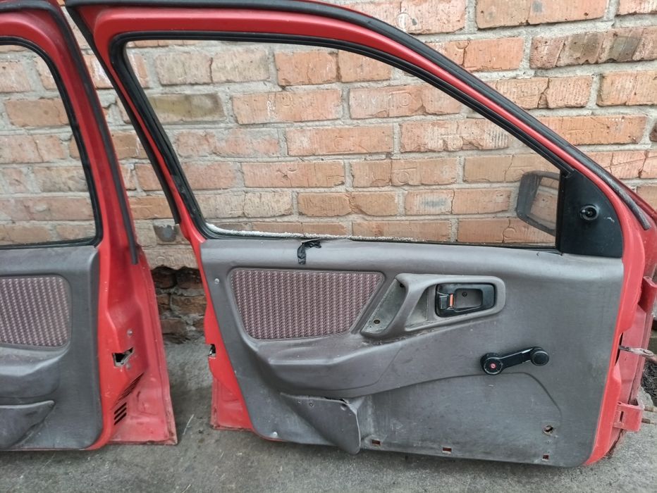 Двери в зборе ford sierra 1985