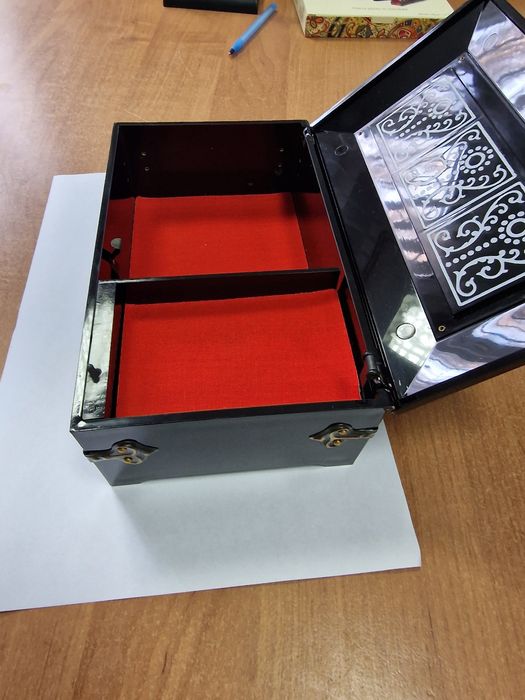 музыкальная шкатулка "Сюрприз