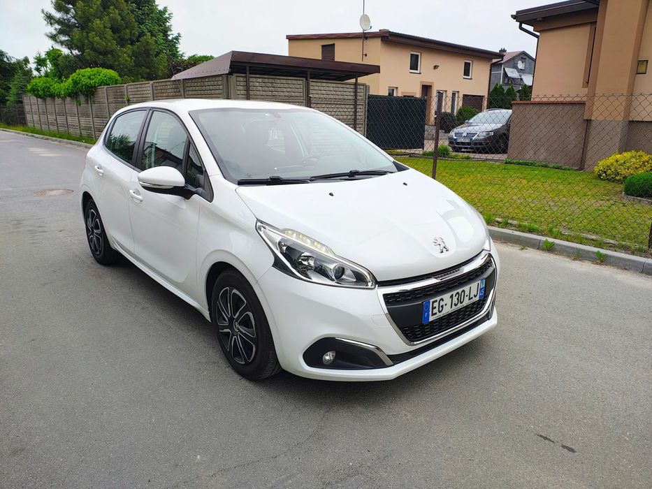 Peugeot 208 Super stan