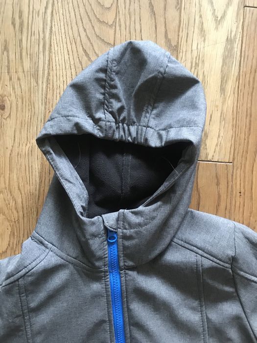 Kurtka przeciwdeszczowa typu SOFTSHELL 40 zł