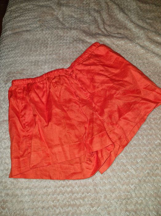 Jaskrawy lniany garnitur H&M