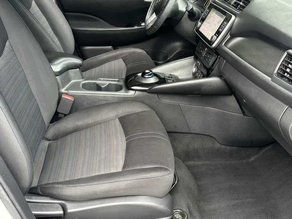 Nissan LEAF SL Plus      2020