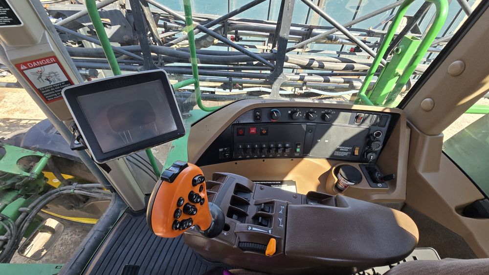 Оприскувач John Deere 4830 2008