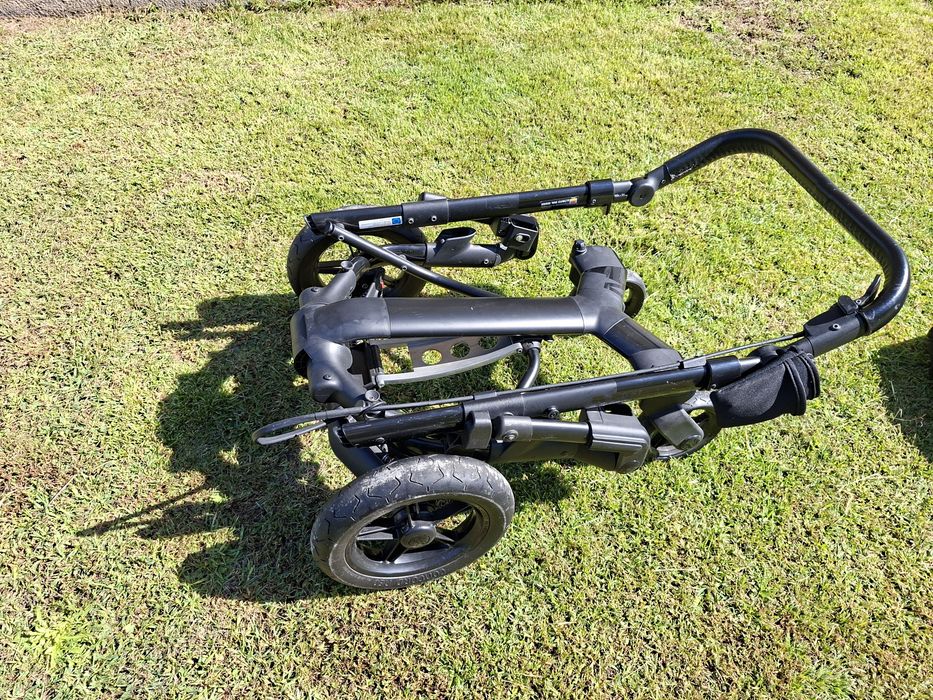 Carrinho Bebé Concord Neo Cosmic Black + Ovo + Base Isofix Airfix + Capa de Chuva (Como Novo)