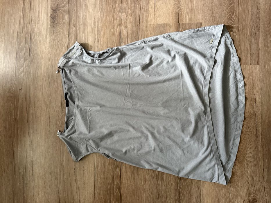 Elegancka koszulka bez rękawów Mohito