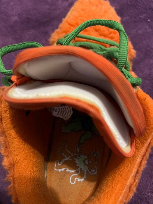 Кросовки NIKE  .