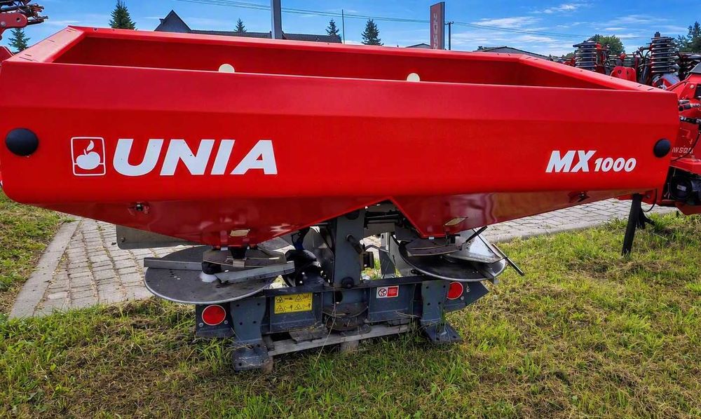 Rozsiewacz nawozów UNIA MX 1000; nieużywany