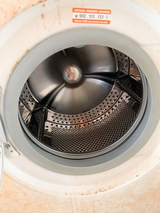 Máquina de Lavar Indesit W65 TE – Funciona | Com Desgaste