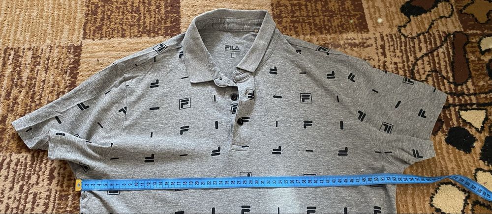 Fila футболка в стилі Polo в розмірі M