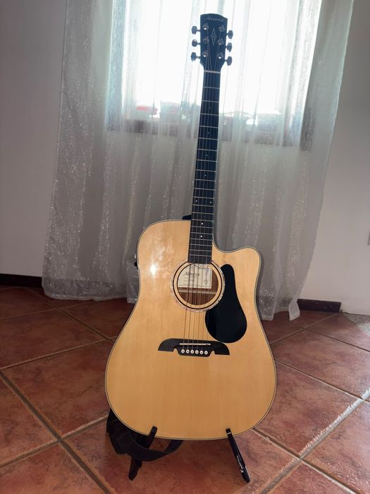 Guitarra Alvarez rd26ce