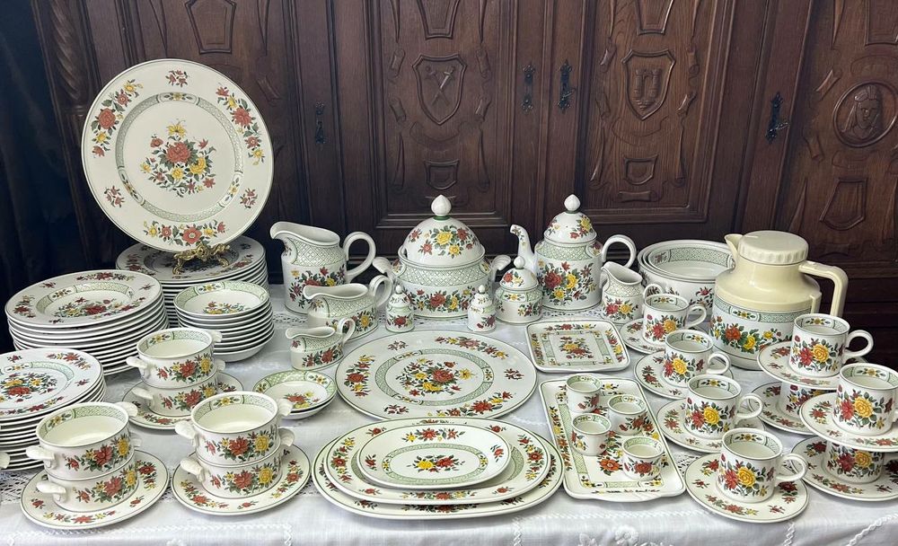Гарний сервіз Villeroy&Boch Summerday. На 6 аба 12 персон