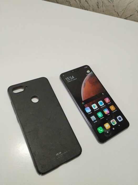 Мобильный телефон смартфон Xiaomi Mi 8 Lite, 4/64,+бампер. достойное состояние