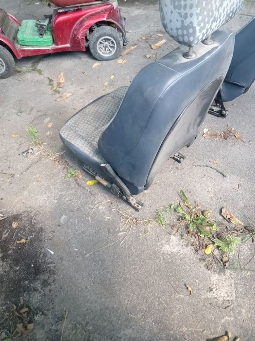 Продам автосидіння, сідушки