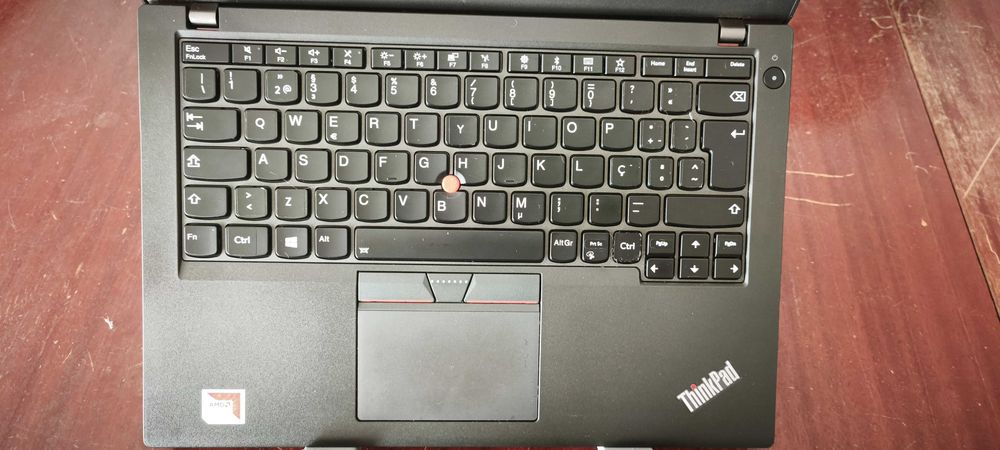Lenovo ThinkPad A275 | AMD | 8GB RAM | 256GB SSD | Teclado PT | Carregador incluído