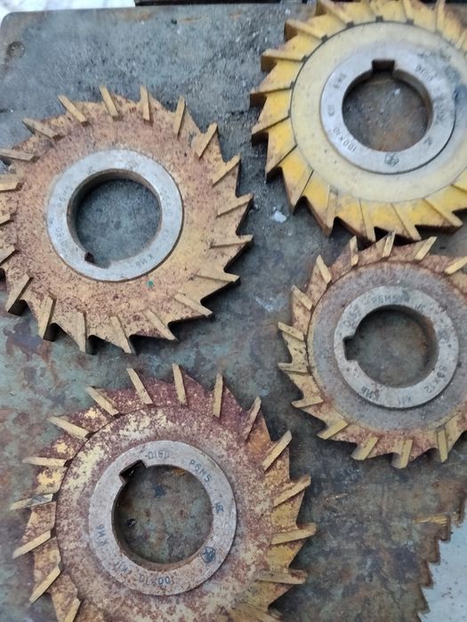 Продаю фрези по дереву