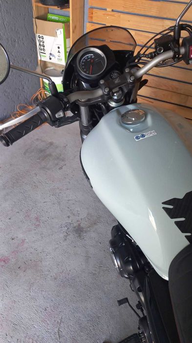 Honda GB 350S com 8 meses