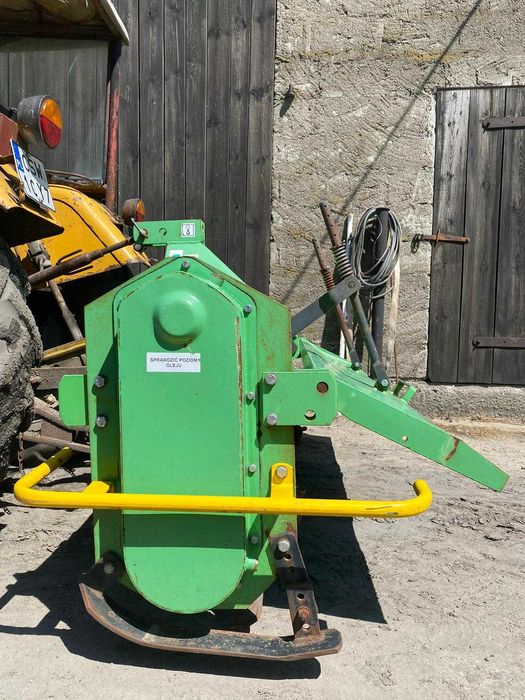 Mulczer - glebogryzarka (Bomet, Humus)