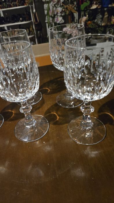 Kieliszki kryształowe.