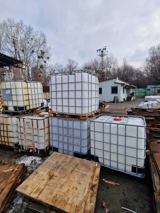 Продам кубові ємності б/у дешево