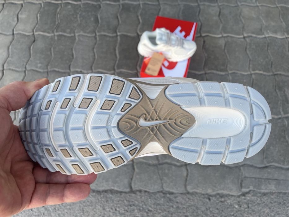 Кросівки жіночі Nike V5 RNR Summit Grey 36-41