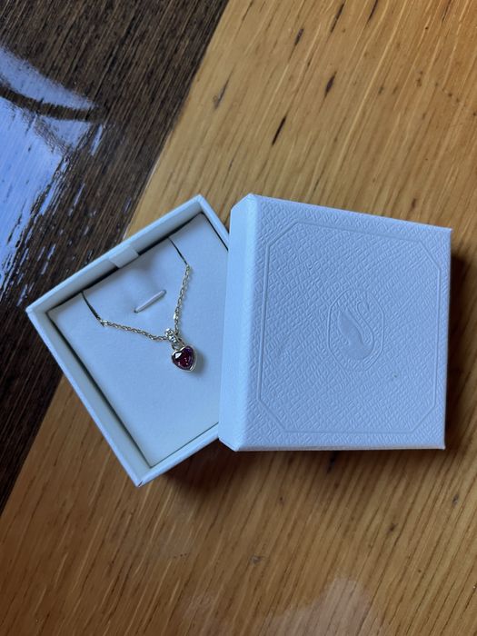 Colar swarovski pouco usado