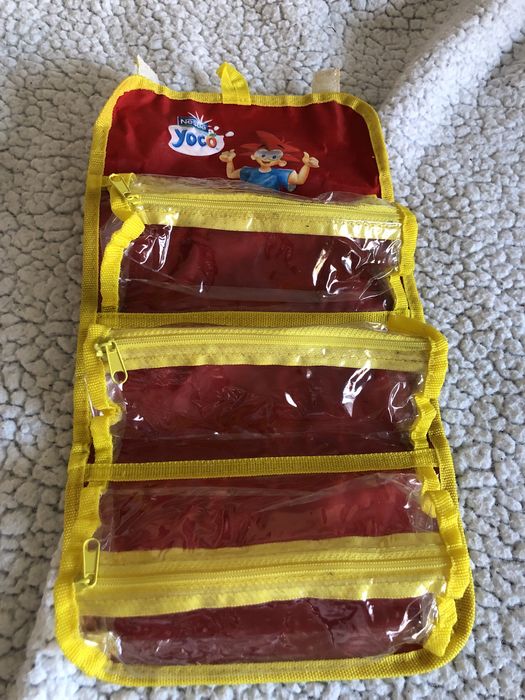 Bolsa estojo com 3 divisões