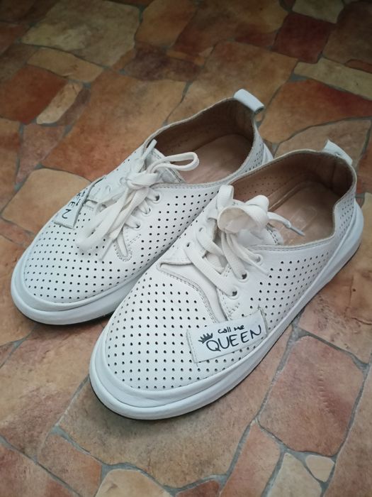 Макасини туфли кросівки