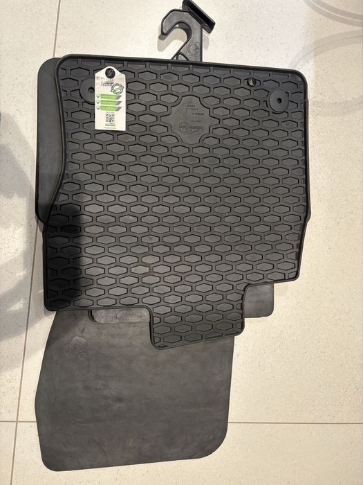 Komplet dywanikow gumowych Passat B8 /Arteon 17