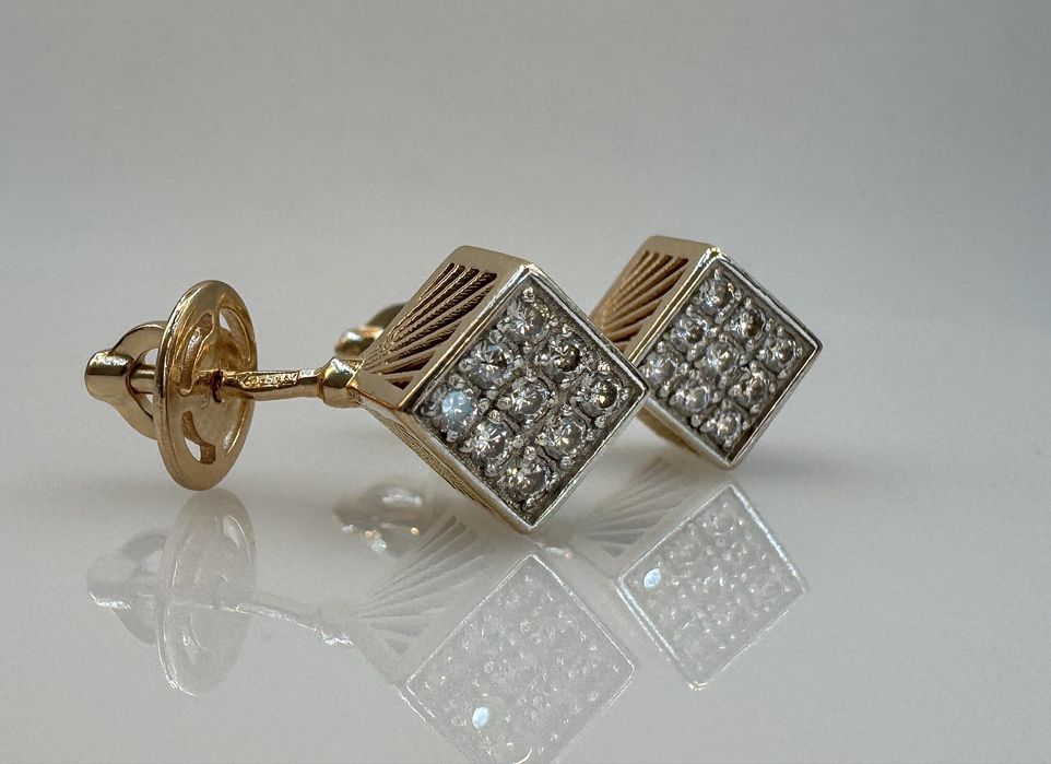 Золотые серьги Кубики 585