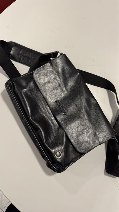 Mala de homem tiracolo cor preta marca Discovery