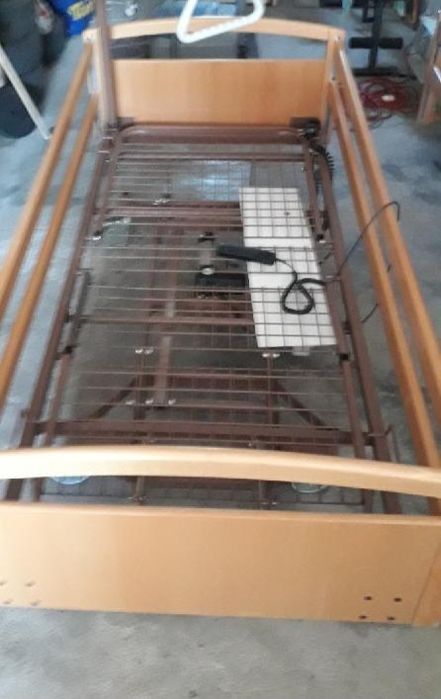Łóżko rehabilitacyjne z pilotem