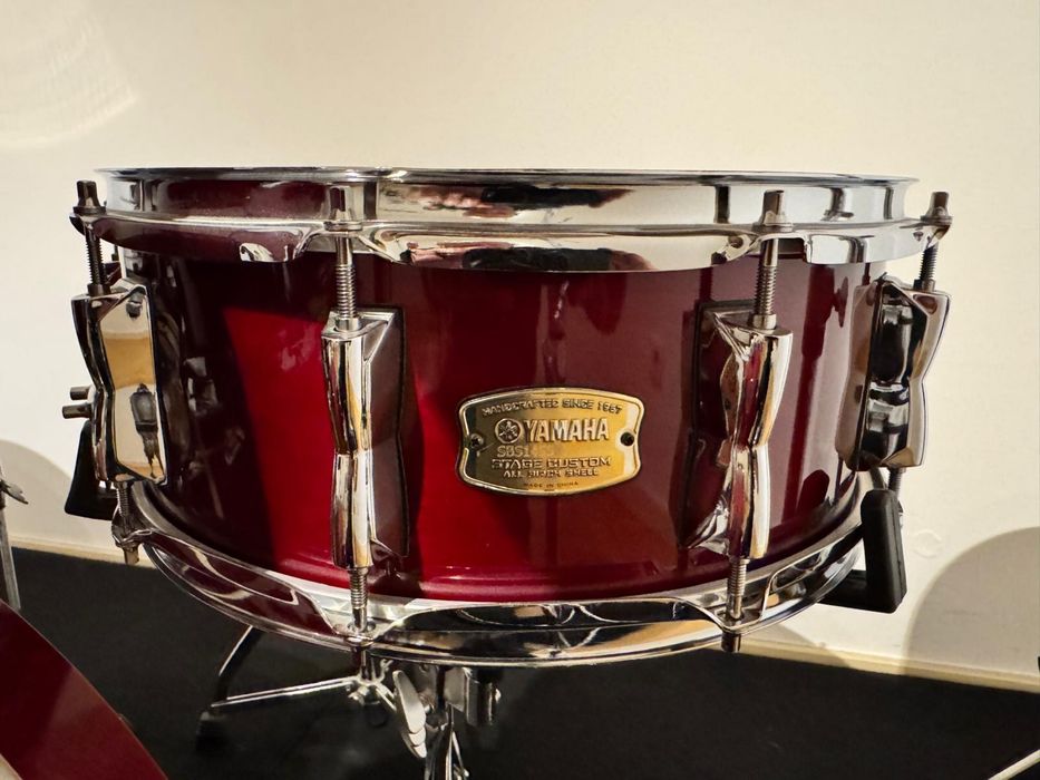 Bateria Yamaha Stage Custom Birch Cranberry Red 22"
