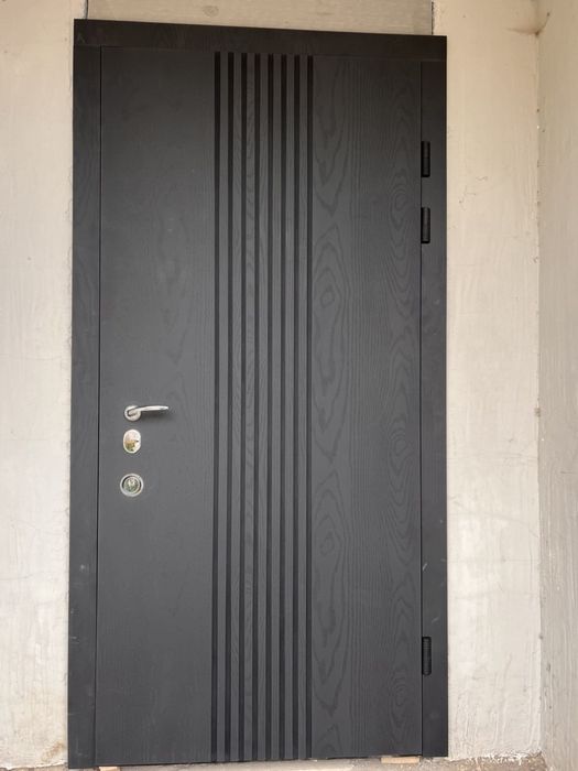 Продам. Входные двери. Установка двери в подарок.