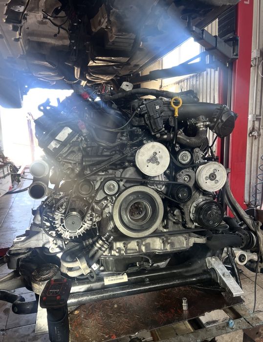 Продам двигун Audi Q7 3.0 CNRB 2015