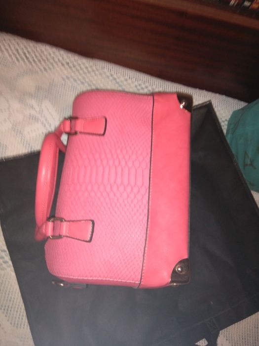 Mala baú croco médio coral/rosa - 15€ (entrega em LX)